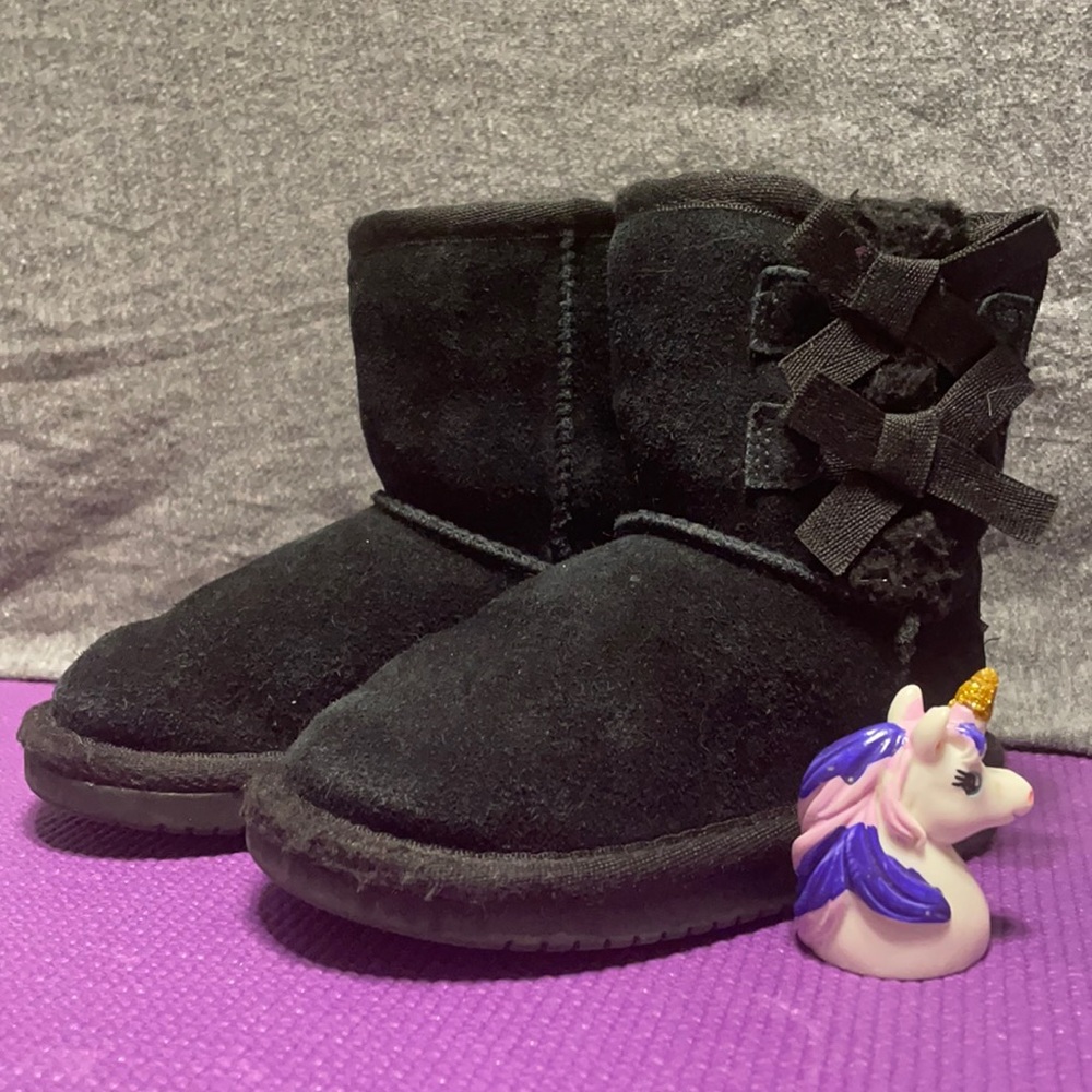Kookaburra By UUG - Kids 7 - Black Suede - Bows - Loved